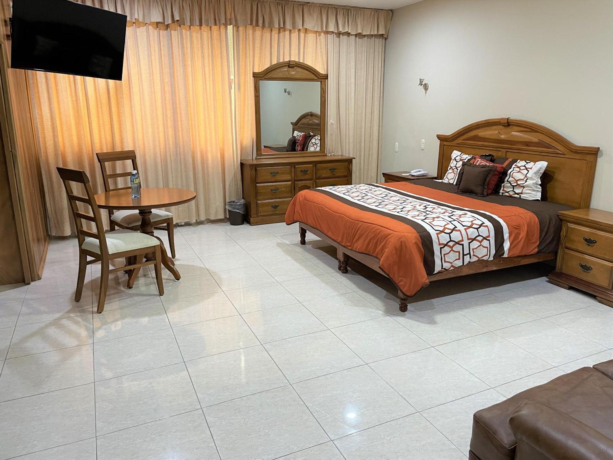 Hotel Fiesta Altena Tepatitlán de Morelos Kültér fotó